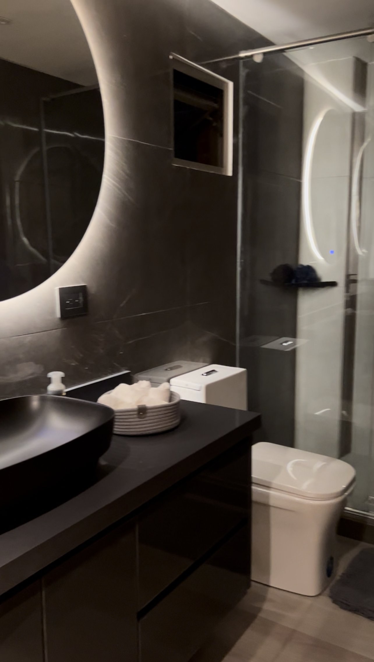 Espacio diseñado por Brunnen Constructores · Detalle y materialidad · 1 de 5